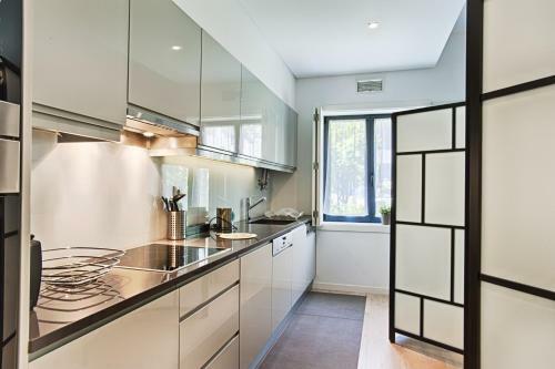 Bmyguest - Prestige Palace Apartment