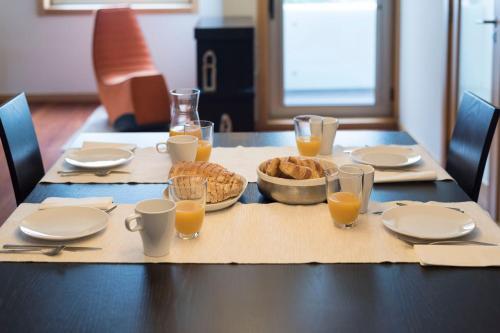 Lovelystay - Oporto Beach Apartment