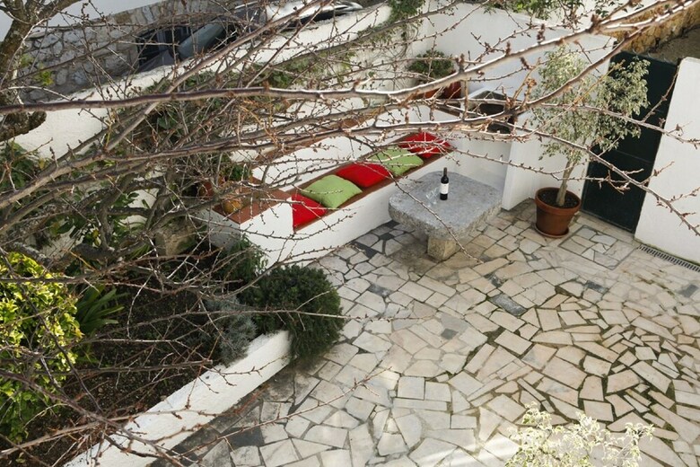 Cushy Apartment With Garden In Estoril
