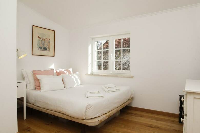 Cushy Apartment With Garden In Estoril