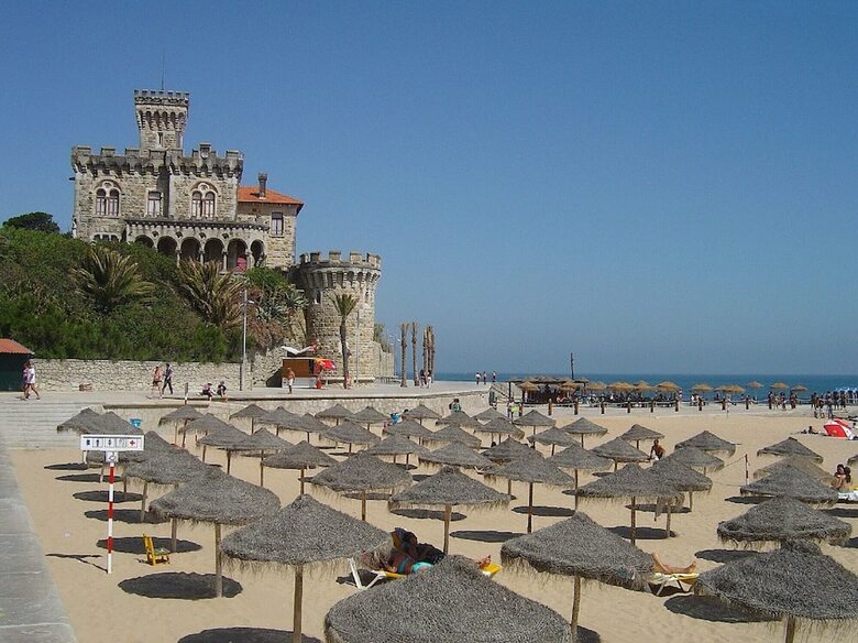 Cushy Apartment With Garden In Estoril