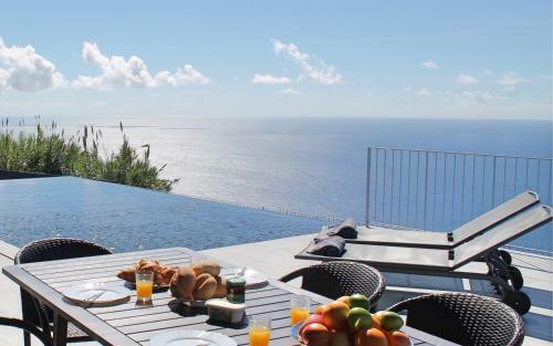 Villa Cliffscape By Ourmadeira