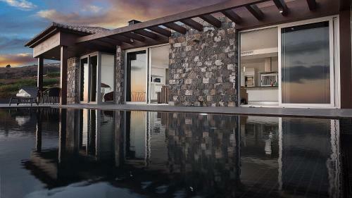 Villa Cliffscape By Ourmadeira