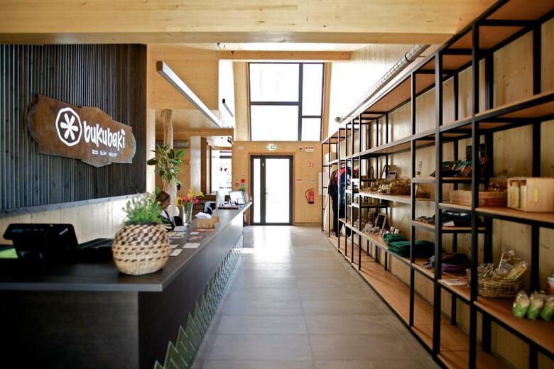 Hotel Bukubaki Eco Surf Resort