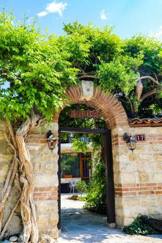 Hotel Kirios