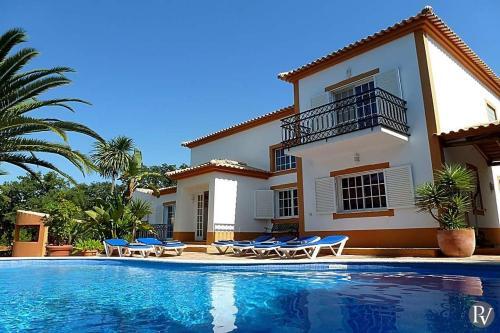 Carvoeiro Villa Sleeps 8 Air Con