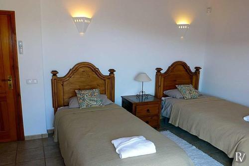 Carvoeiro Villa Sleeps 8 Air Con