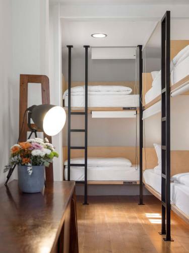 Penedo Da Saudade Suites & Hostel