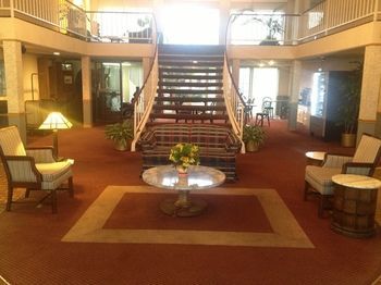 Hotel Aurora Fox Valley Inn