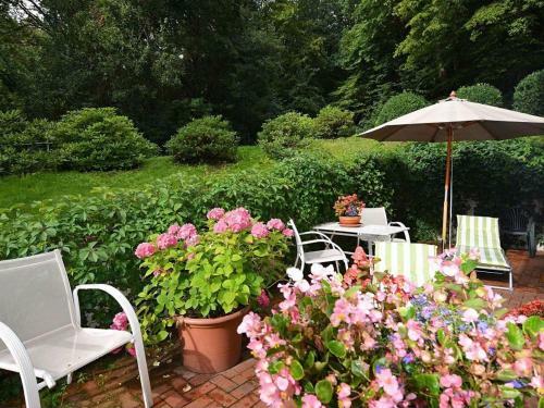 Apartamento Weisses-haus-am-kurpark-fewo-gartenblick