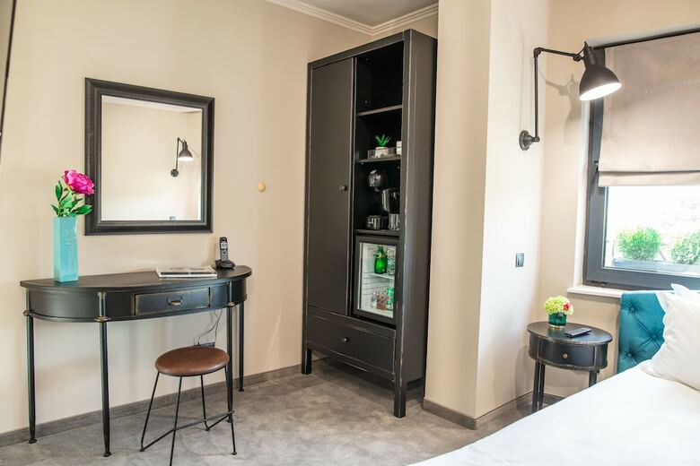 Reverence Hotel