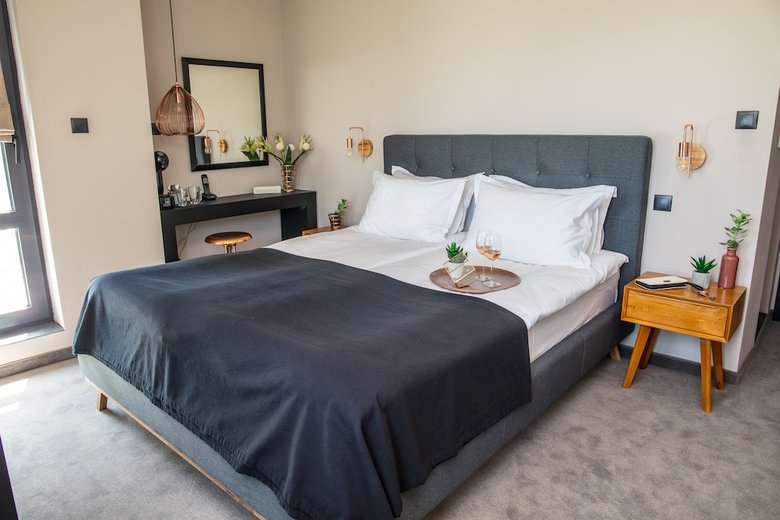 Reverence Hotel