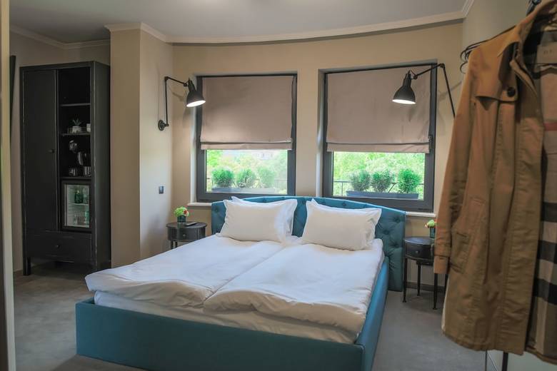 Reverence Hotel