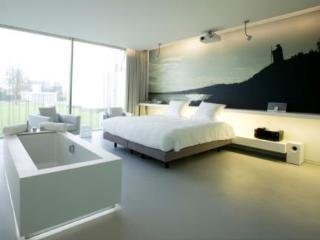 D Hotel