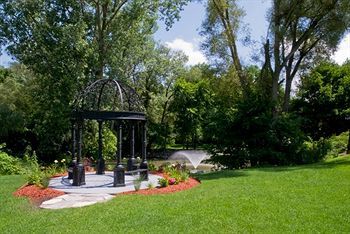 Hotel Elm Hurst Inn & Spa