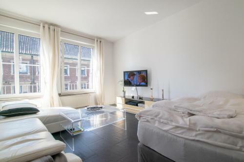 Tolstov-hotels Old Town Apartment