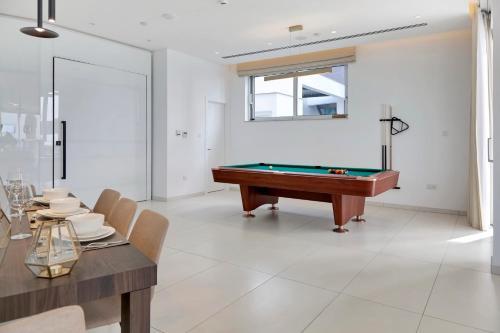 Villa Elegance Elite Luxury Home | 6 Bedrooms