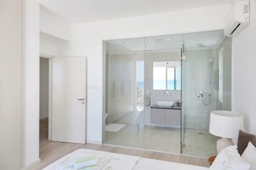 Royal Seafront Luxury Villa