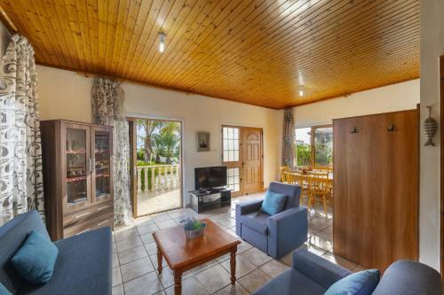 Sea Breeze Holiday Villa