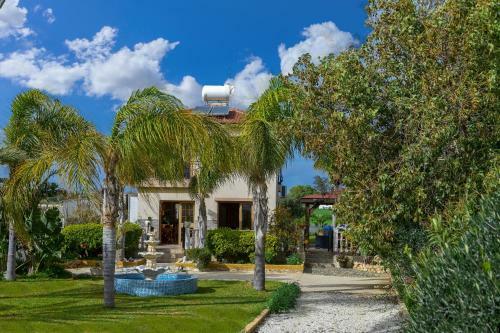 Sea Breeze Holiday Villa