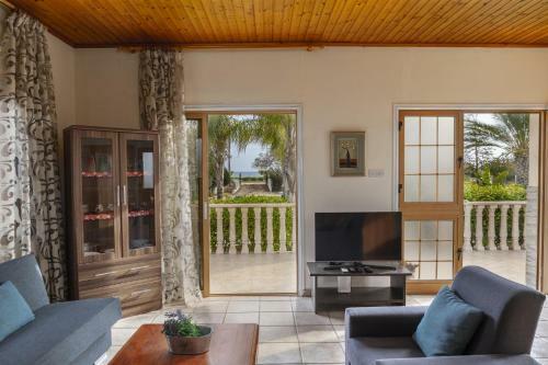 Sea Breeze Holiday Villa