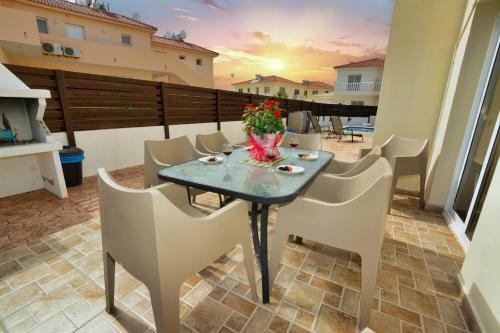 Nissi Crystal Villas