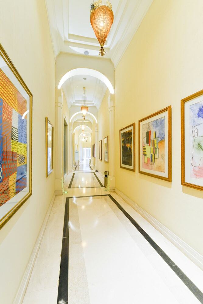 Hotel Amphitrite Palace Resort And Spa