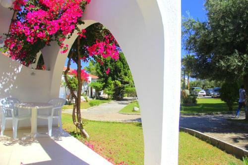 Hotel Bare Hills Guest Rooms