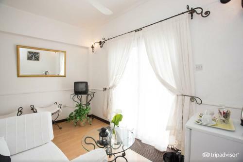 Hotel Hideway Club
