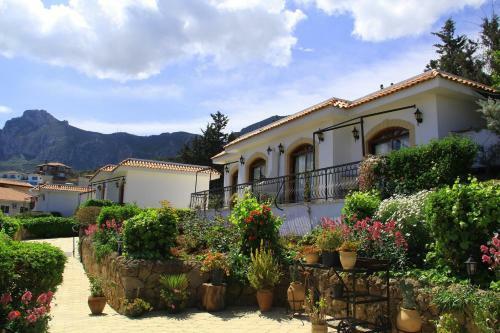Hotel Hideway Club