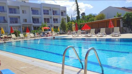 Hostal Rose Gardens Boutique & Pool & Restaurant