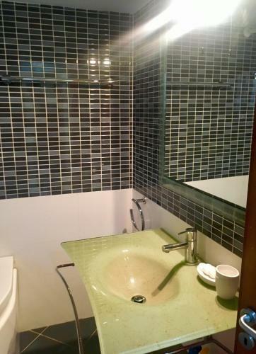 Alex City Apartment 203