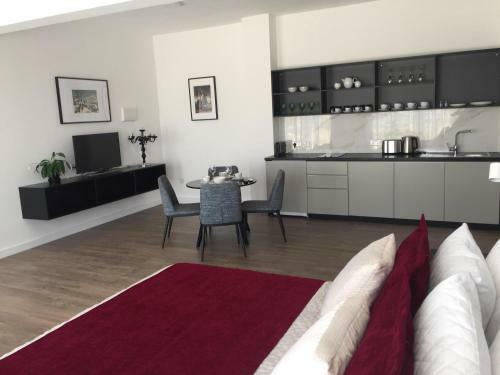 A.v Central Elite Apartments