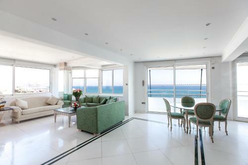 Laila's Seaview Penthouse Apartments
