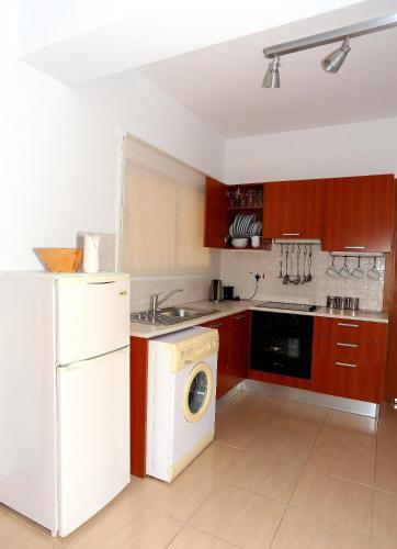 Penelopi Court Apartment 102