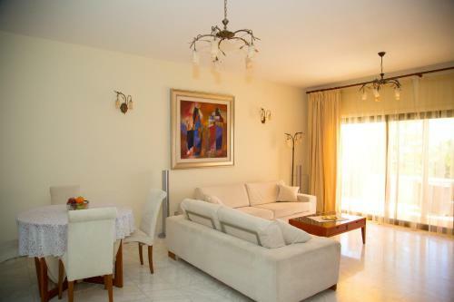 3 Bedroom Apartment Thera Complex