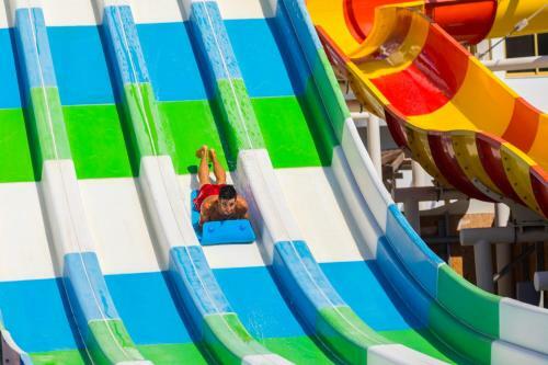Hotel Leonardo Laura Beach & Splash Resort