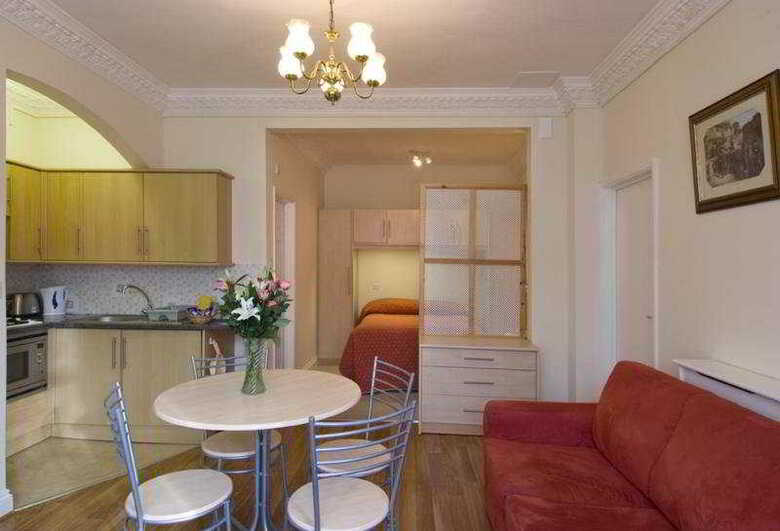 Rainbows Lodge Hotel And Serviced Apartments