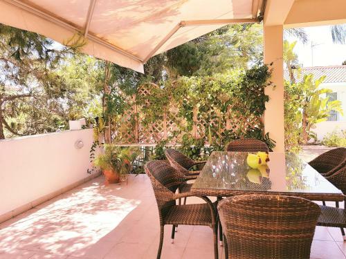 Med View Bungalows