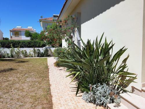 Med View Bungalows