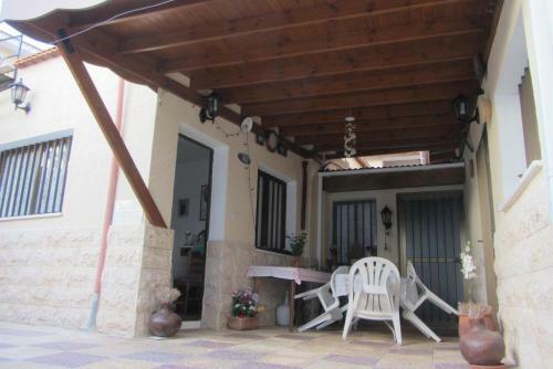 Hostal Pissouri Village House