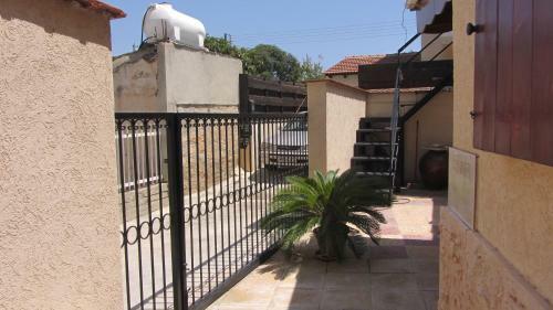 Hostal Pissouri Village House