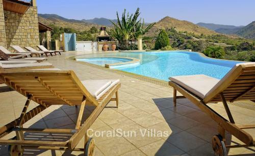Elite Villa Amazing Pool And Garden