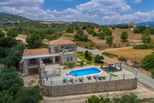 Villa Serena Peristeronas