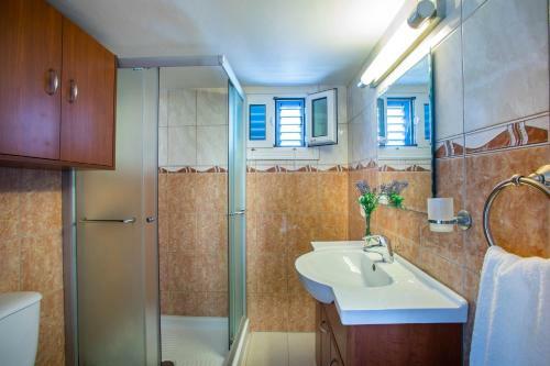 Villa Thalassa By The Beach