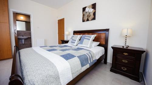 Rent Private Villa 196