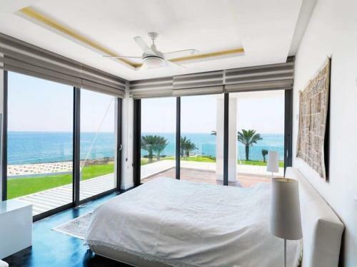 Beachfront Dream Villa ?the Perfect Villa? Protaras Villa 38