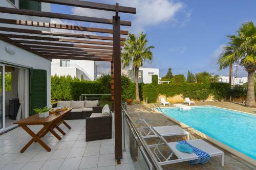 Villa Arya