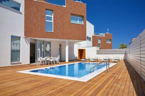 Villa Sunrise Seaview Luxury Residences