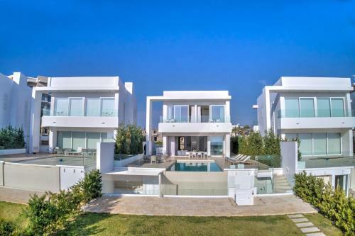 Villa Blue Waves Beachfront